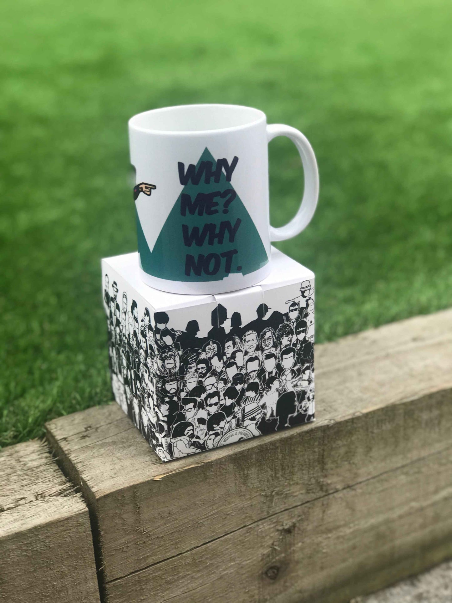 LG pyramid MUG