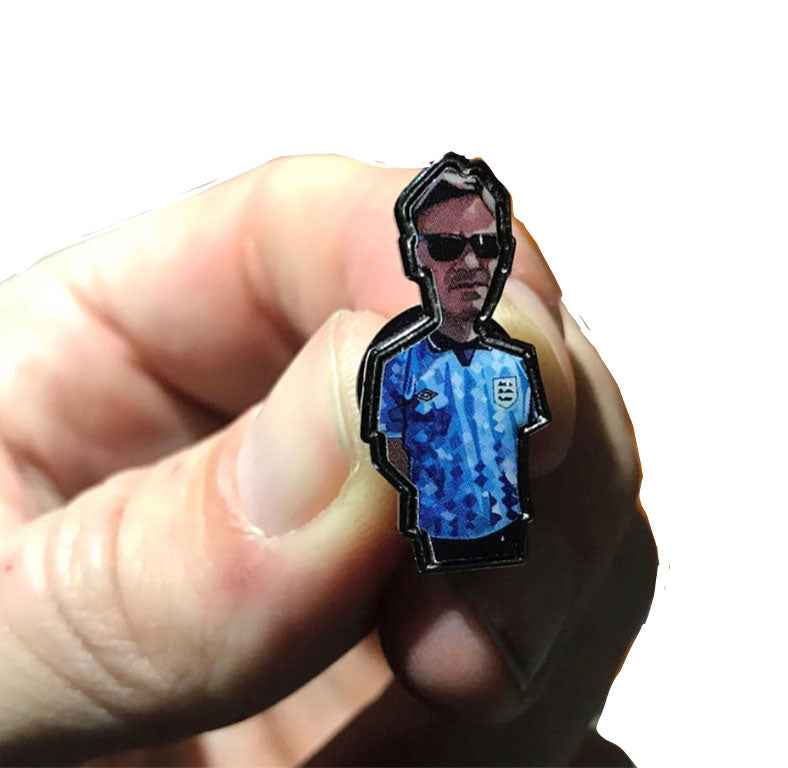 World in Motion talia 90 limited edition Pin